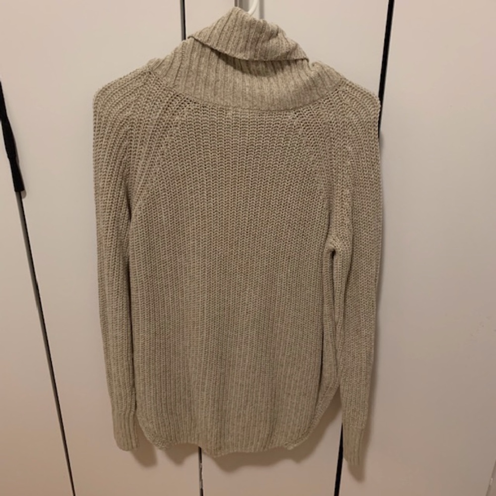 Urban Outfitted Beige/CreamTurtle Neck Sweater - Picture 2 of 2